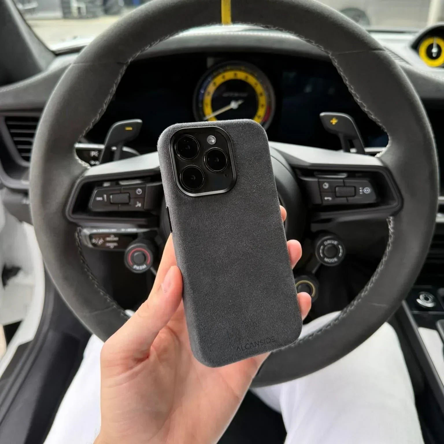 Iphone 16 Pro Max - Alcantara Case - Space Grey
