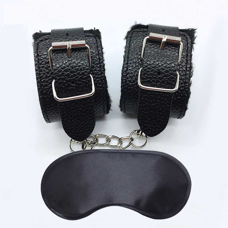 Sexy Kit | Erotic Intimate Set of Bestselling Sex Accessories | Sensual Kink BDSM Set | Sexy Valentines Gift | Restraint Sex Toys Set