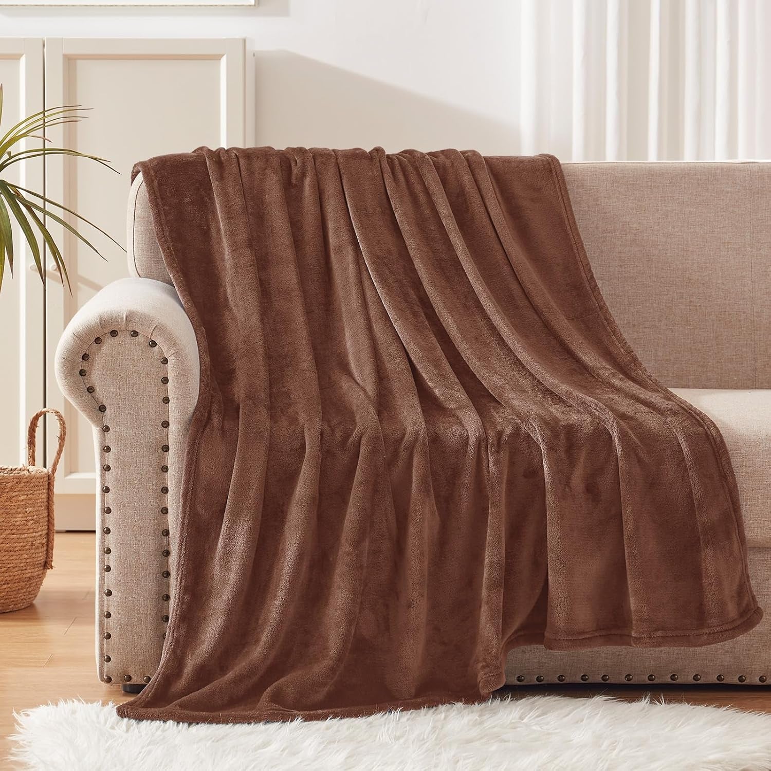Extra Large Fleece Throw Blanket for Couch, Sofa, 300GSM Super Soft and Warm Blankets, Brown Throw All Season Use, Cozy, Plush, Lightweight, 50X70 Inches