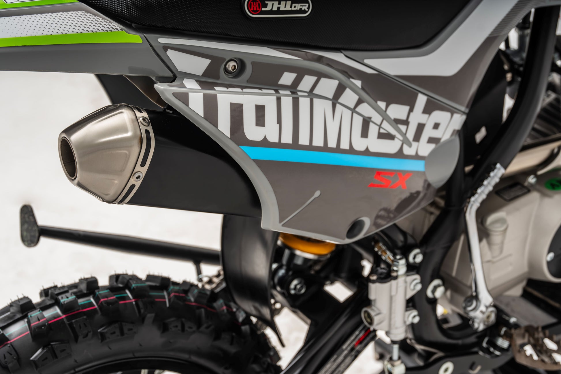 JHL SX150, Dirt Bike, 140Cc, Electric Start, Manual Trans, 32.70 Inch Seat Height, Electric Start, 140Cc, Air Cooled, Inverted Forks, Dual Vented Disc Brakes, 19 Inch Front Tire