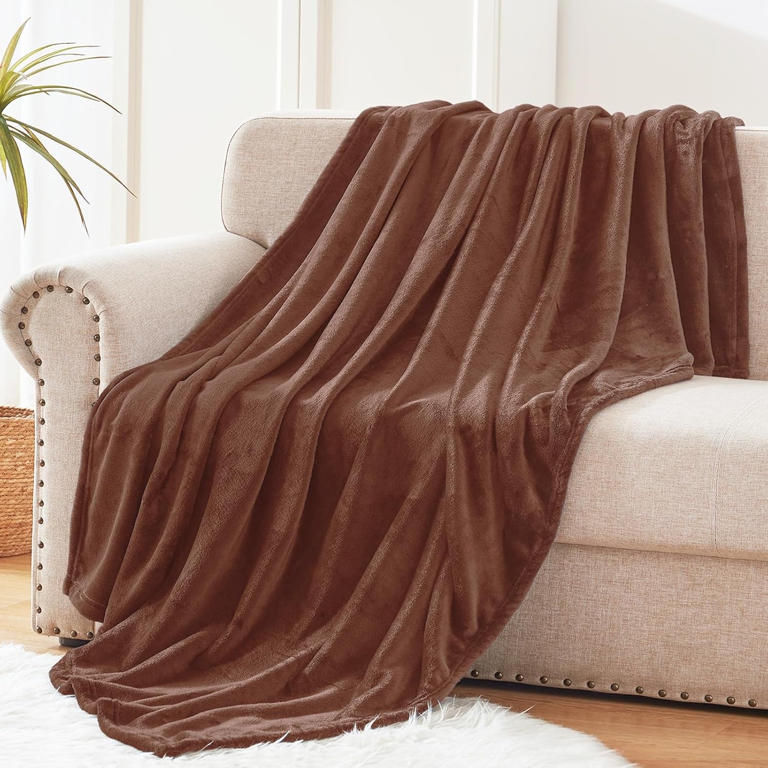 Extra Large Fleece Throw Blanket for Couch, Sofa, 300GSM Super Soft and Warm Blankets, Brown Throw All Season Use, Cozy, Plush, Lightweight, 50X70 Inches